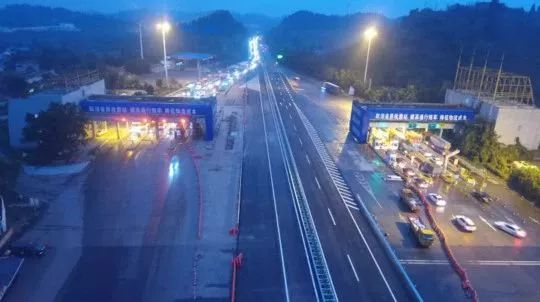 重庆道路普通货运再升级 广安至重庆省界收费站无缝通行